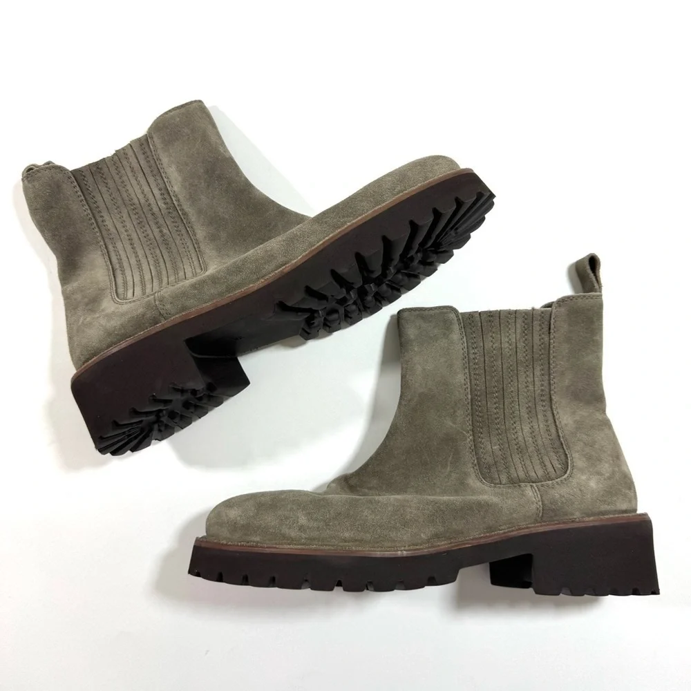 Seychelles Cashew Chelsea Boot Size 8.5 Leather Grey